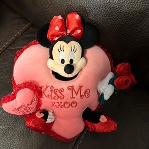 2005 Velvet Valentines Day Minnie Mouse Heart
